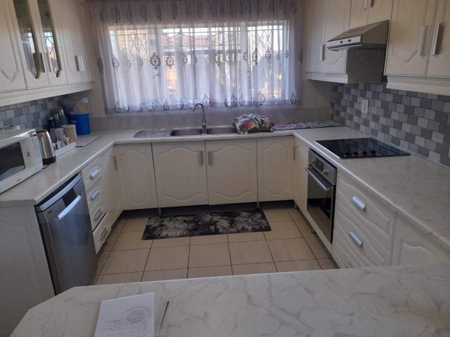 3 Bedroom Property for Sale in Homestead Gauteng