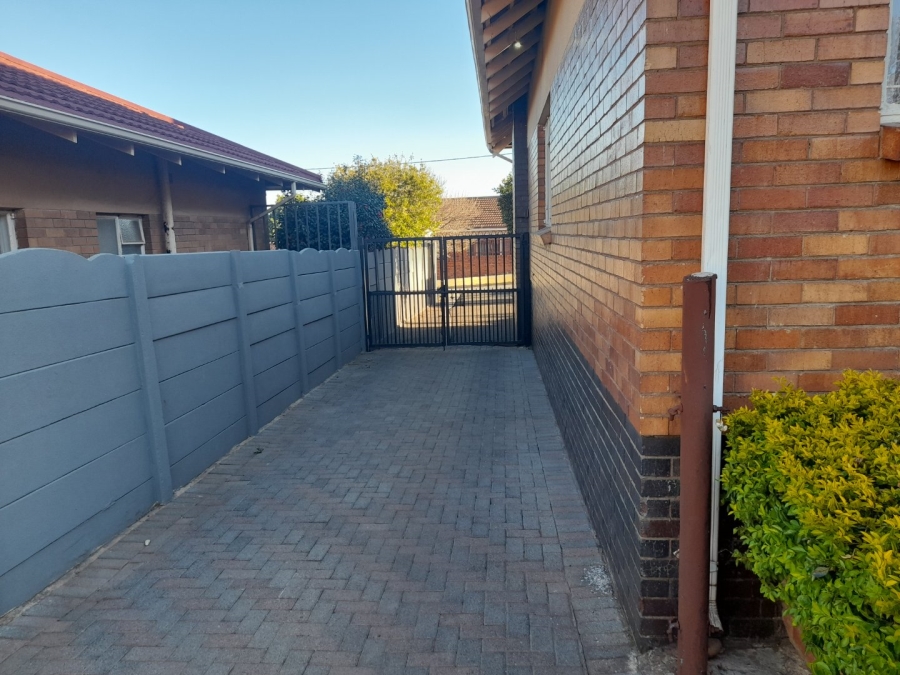 3 Bedroom Property for Sale in Homestead Gauteng