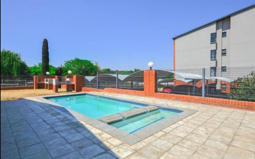 3 Bedroom Property for Sale in Sebenza Gauteng