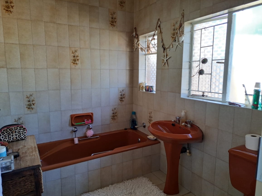 3 Bedroom Property for Sale in Die Wilgers Gauteng