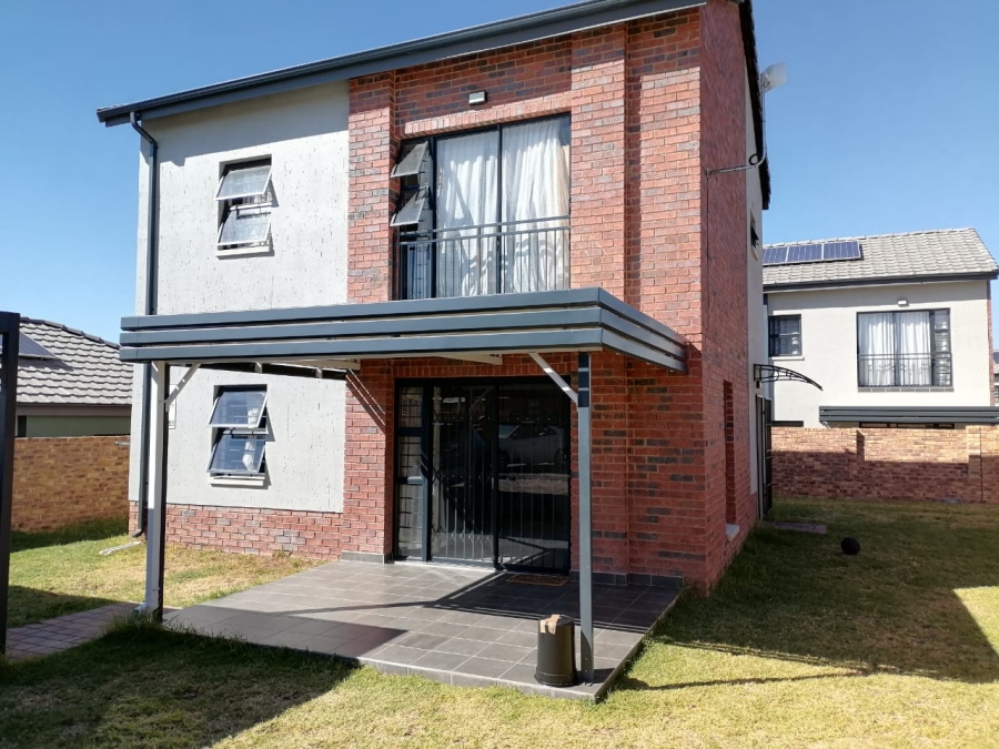 To Let 3 Bedroom Property for Rent in Lion Pride Gauteng