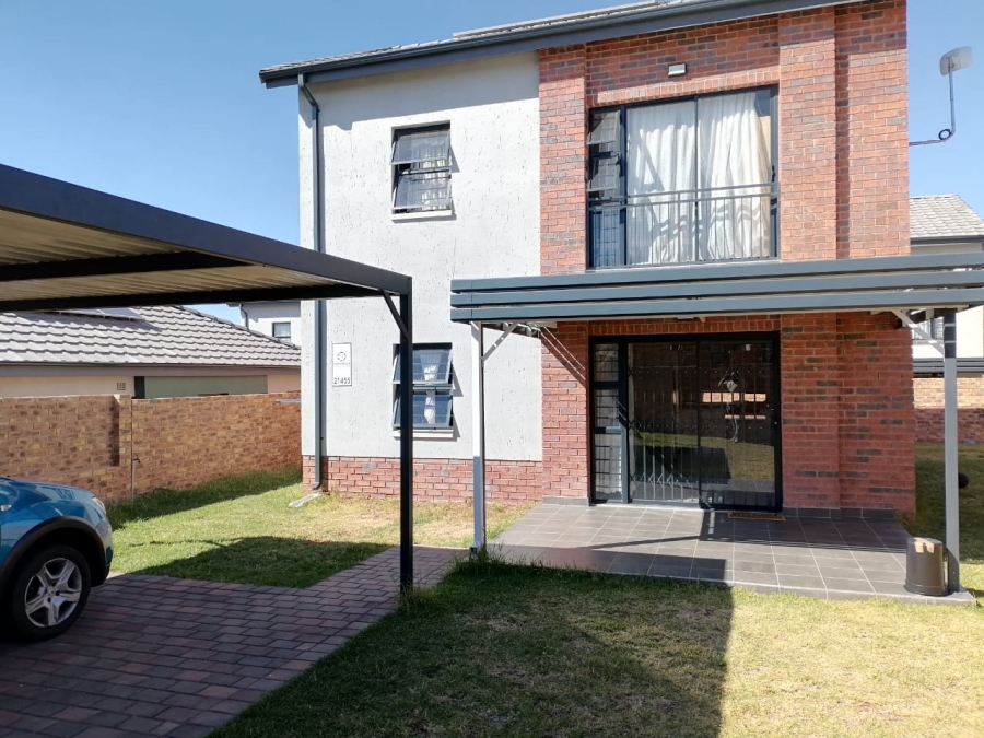 To Let 3 Bedroom Property for Rent in Lion Pride Gauteng