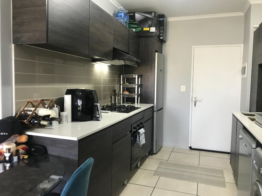 1 Bedroom Property for Sale in Olivedale Gauteng