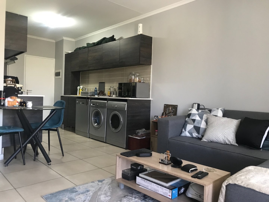 1 Bedroom Property for Sale in Olivedale Gauteng