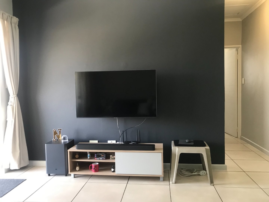 1 Bedroom Property for Sale in Olivedale Gauteng