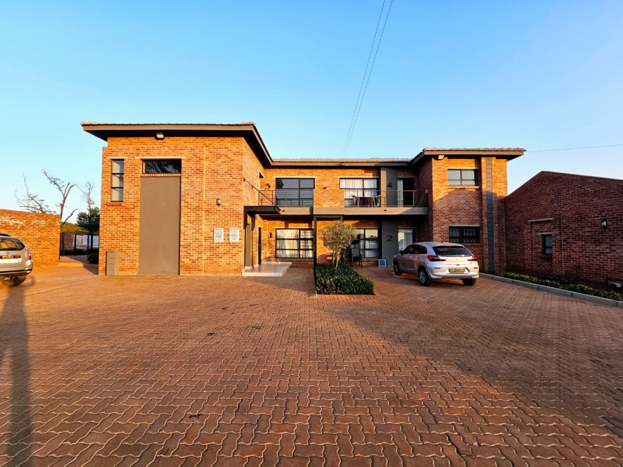To Let  Bedroom Property for Rent in Raslouw A H Gauteng