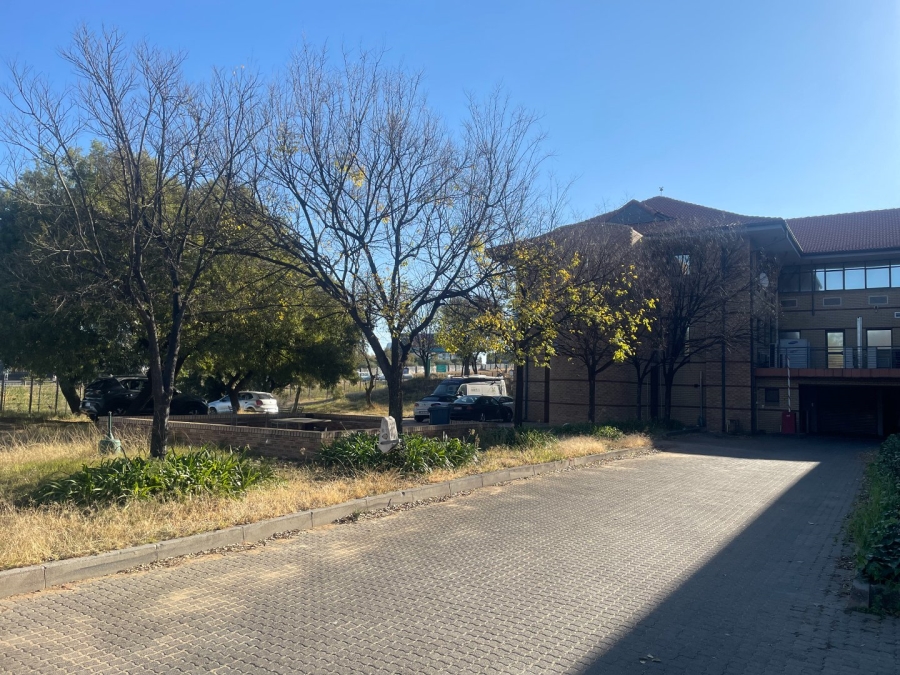 Commercial Property for Sale in Vorna Valley Gauteng