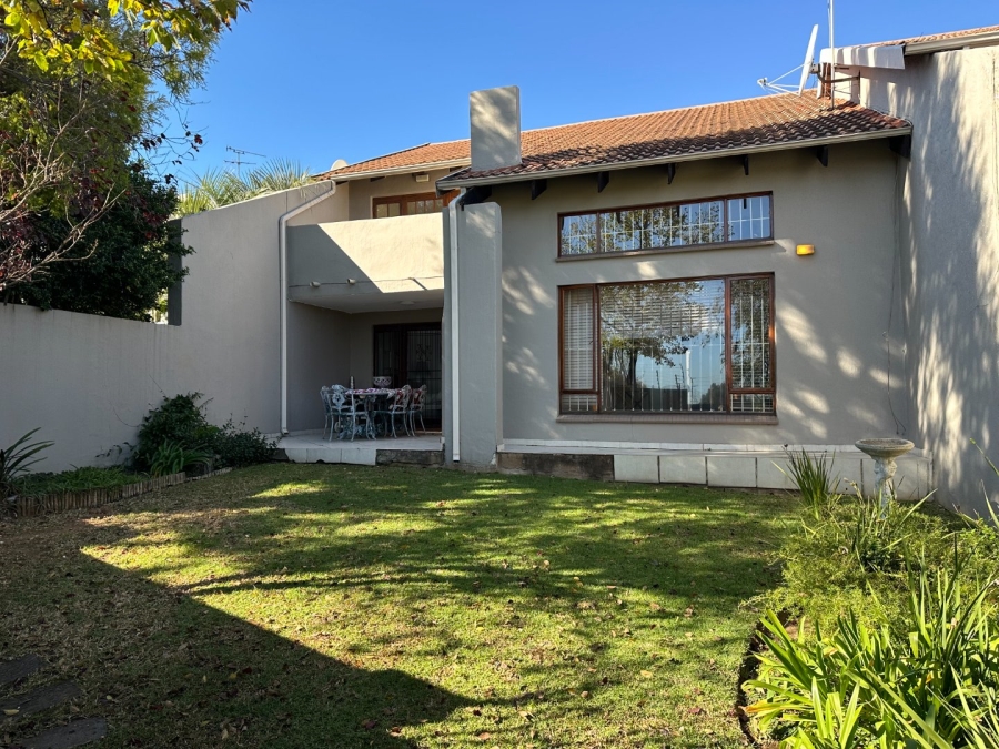 3 Bedroom Property for Sale in Woodmead Gauteng