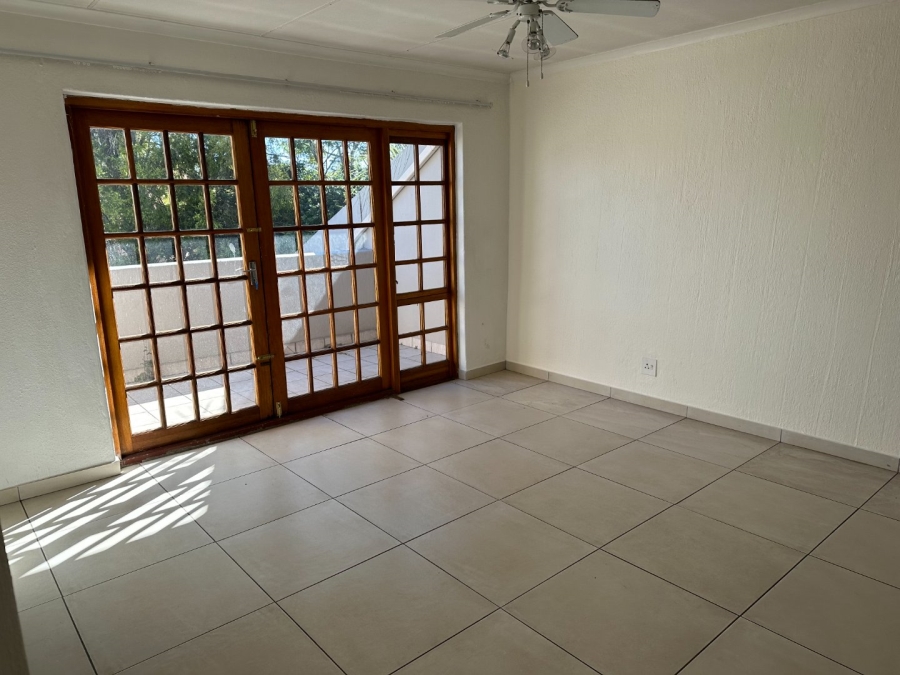 3 Bedroom Property for Sale in Woodmead Gauteng