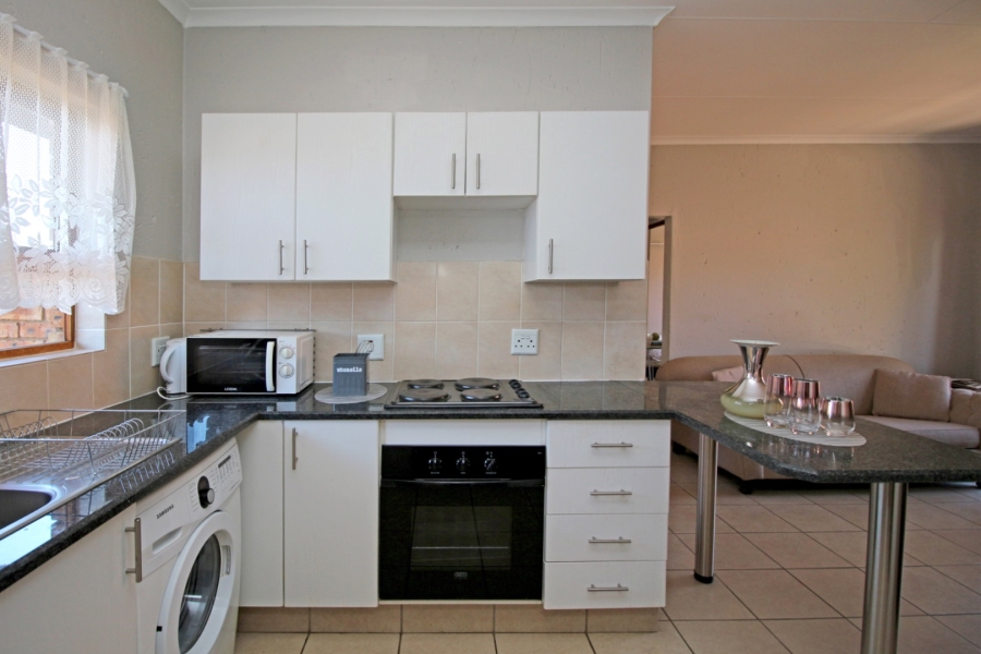 To Let 2 Bedroom Property for Rent in North Riding AH Gauteng