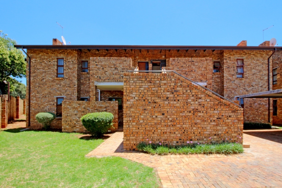 To Let 2 Bedroom Property for Rent in North Riding AH Gauteng