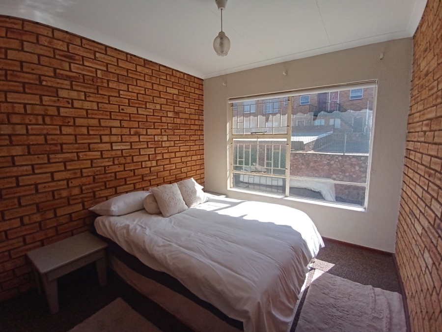 2 Bedroom Property for Sale in Rant En Dal Gauteng