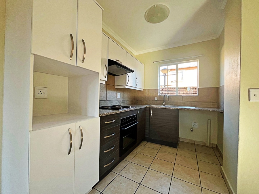 2 Bedroom Property for Sale in Raslouw Gauteng