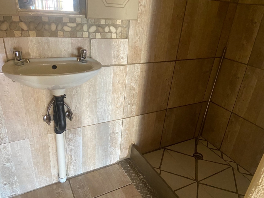 6 Bedroom Property for Sale in Krugersdorp West Gauteng