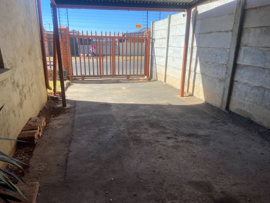 6 Bedroom Property for Sale in Krugersdorp West Gauteng