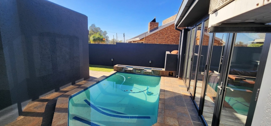 4 Bedroom Property for Sale in Erasmuskloof Gauteng