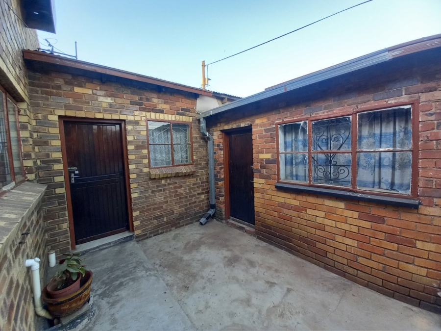2 Bedroom Property for Sale in Kwa Thema Gauteng