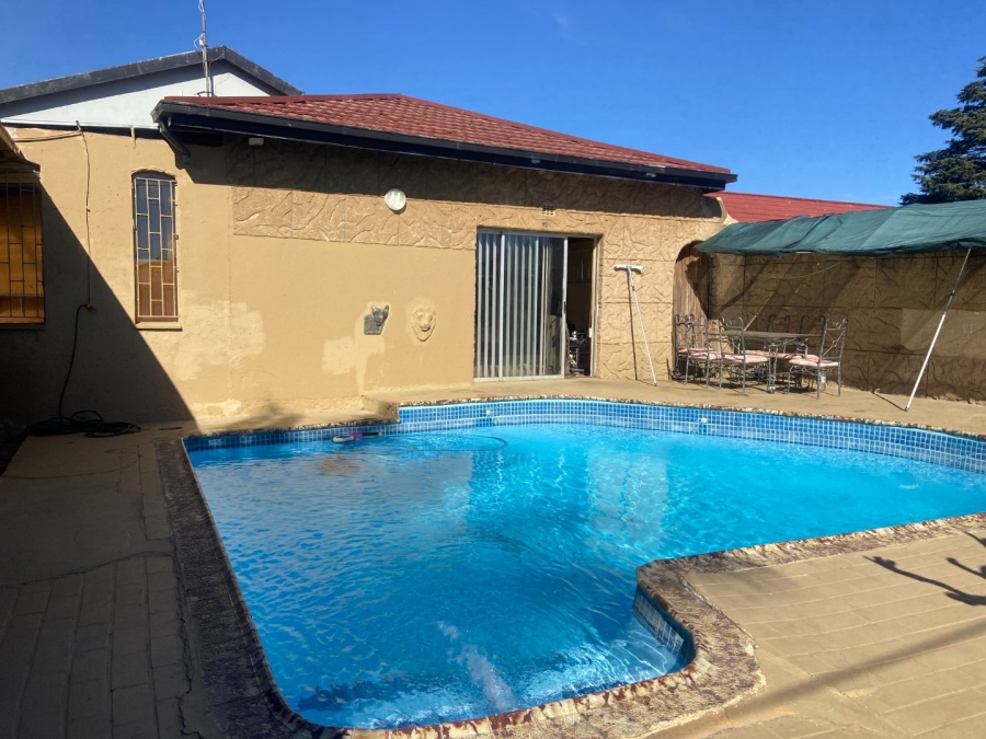 4 Bedroom Property for Sale in Krugersdorp West Gauteng