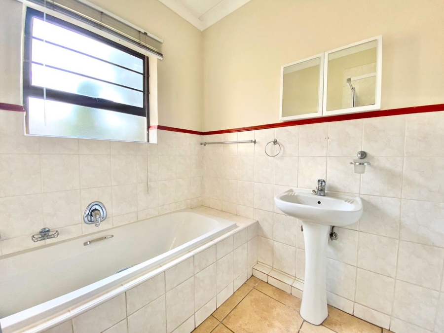 To Let 3 Bedroom Property for Rent in Fourways Gauteng