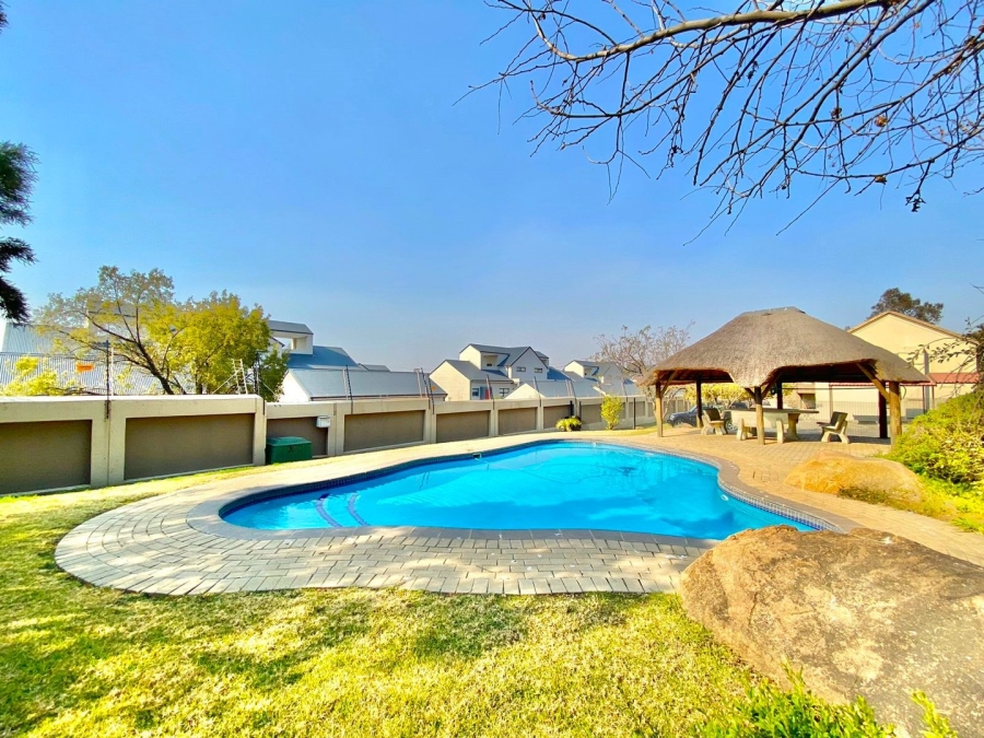 To Let 3 Bedroom Property for Rent in Fourways Gauteng