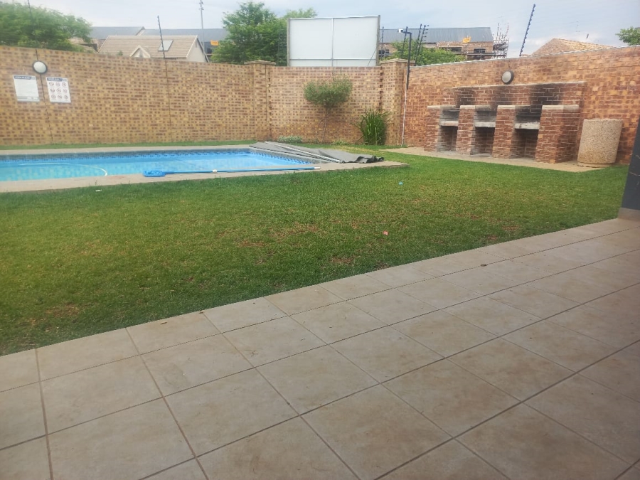 2 Bedroom Property for Sale in Willow Park Manor Gauteng