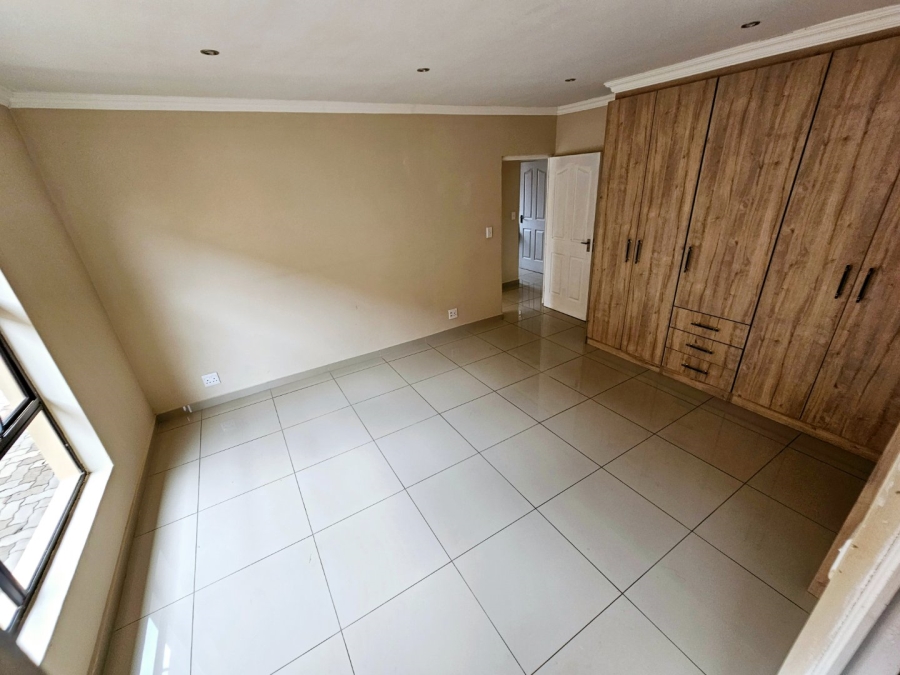 To Let 3 Bedroom Property for Rent in Stone Ridge Gauteng