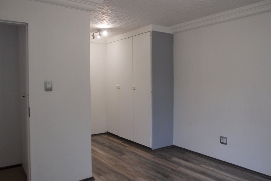 To Let 2 Bedroom Property for Rent in Dowerglen Gauteng