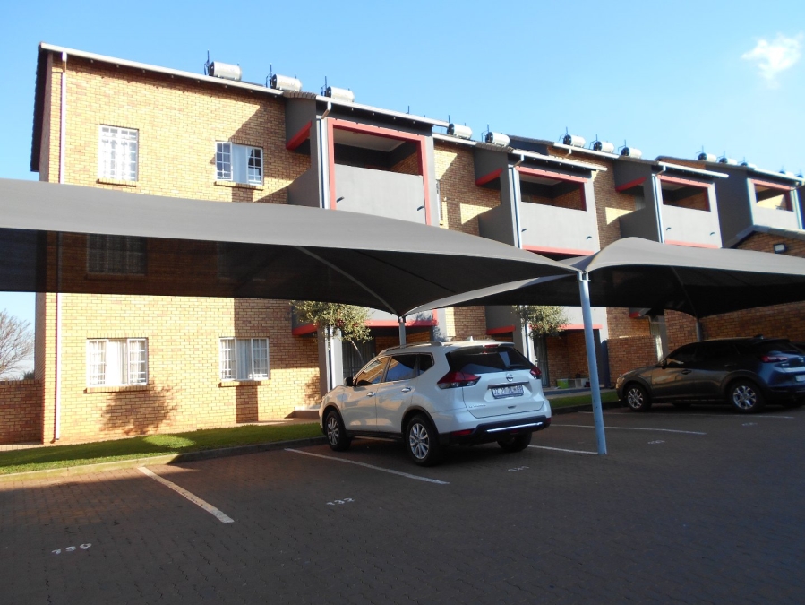 To Let 2 Bedroom Property for Rent in Monavoni Gauteng