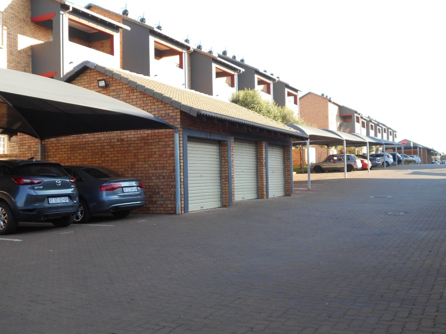 To Let 2 Bedroom Property for Rent in Monavoni Gauteng