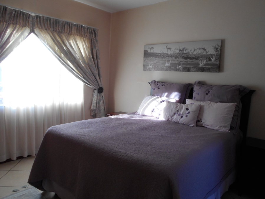 To Let 2 Bedroom Property for Rent in Monavoni Gauteng