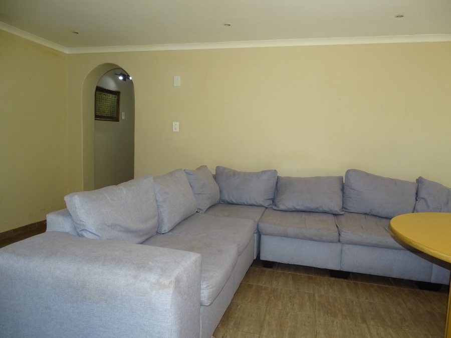 To Let 1 Bedroom Property for Rent in Roodepoort North Gauteng