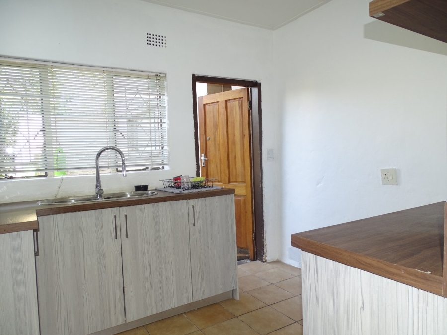 To Let 1 Bedroom Property for Rent in Roodepoort North Gauteng