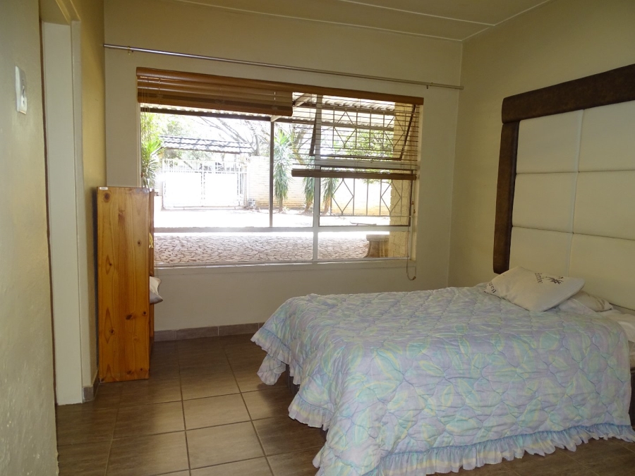 To Let 1 Bedroom Property for Rent in Roodepoort North Gauteng