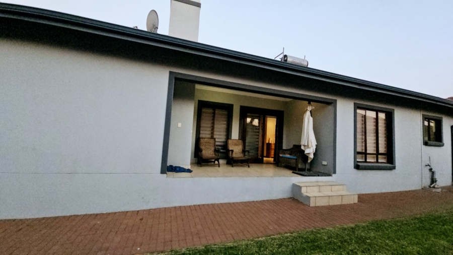 3 Bedroom Property for Sale in Monavoni Gauteng