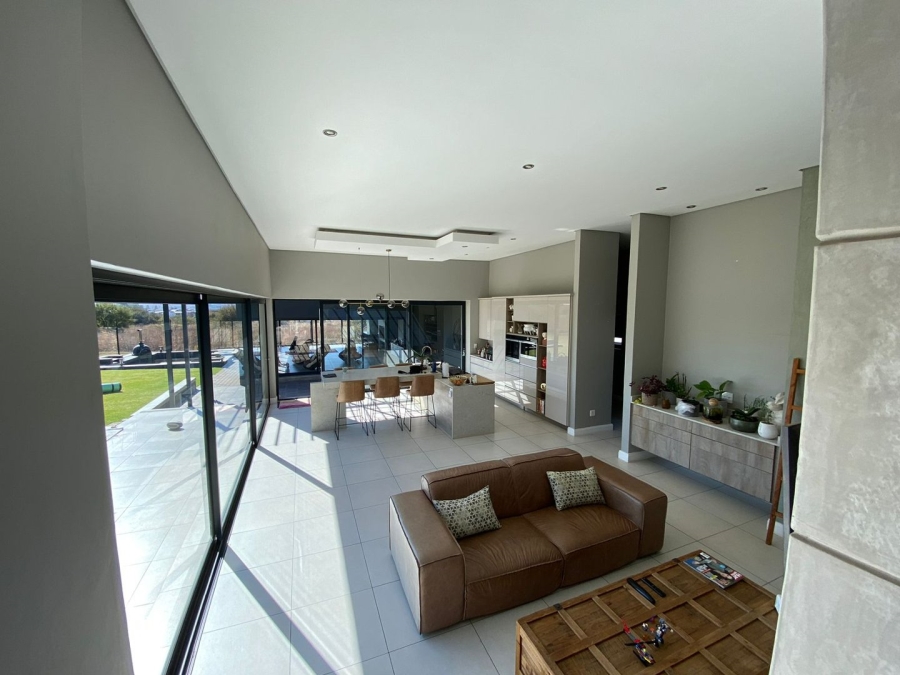 7 Bedroom Property for Sale in Midstream Ridge Gauteng