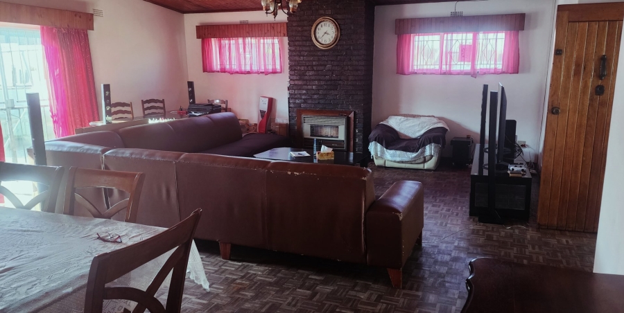 4 Bedroom Property for Sale in Newclare Gauteng