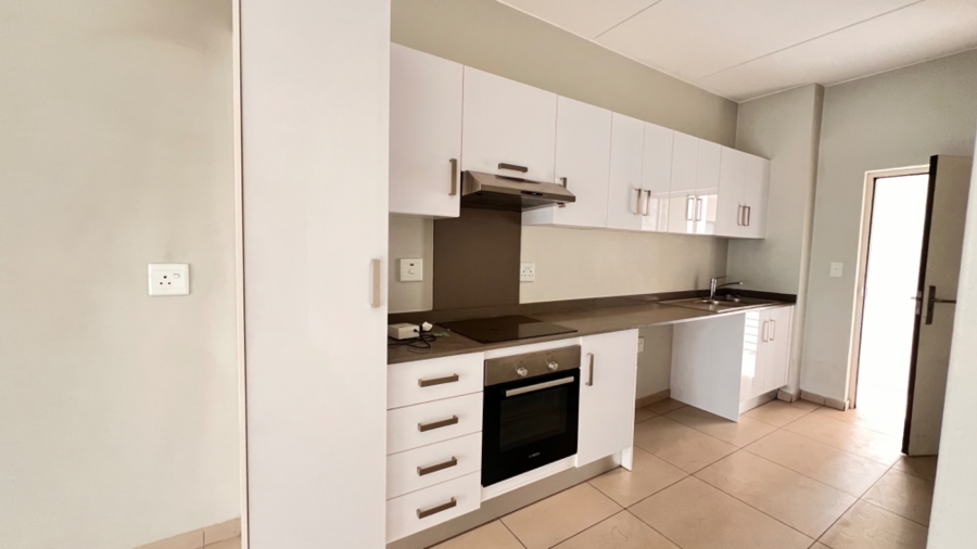 To Let 2 Bedroom Property for Rent in North Riding Gauteng