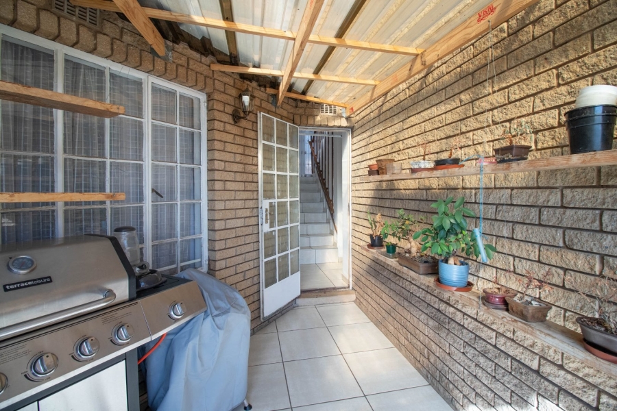 4 Bedroom Property for Sale in Bonaero Park Gauteng