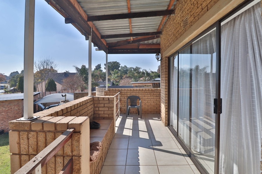 4 Bedroom Property for Sale in Bonaero Park Gauteng