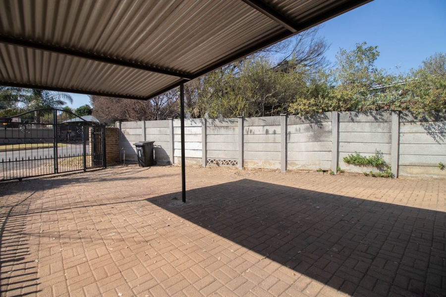 4 Bedroom Property for Sale in Bonaero Park Gauteng