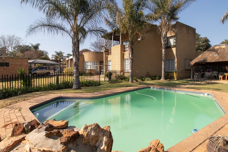 4 Bedroom Property for Sale in Bonaero Park Gauteng