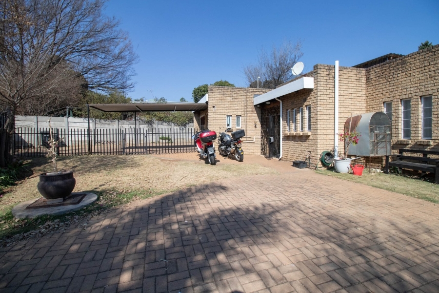 4 Bedroom Property for Sale in Bonaero Park Gauteng