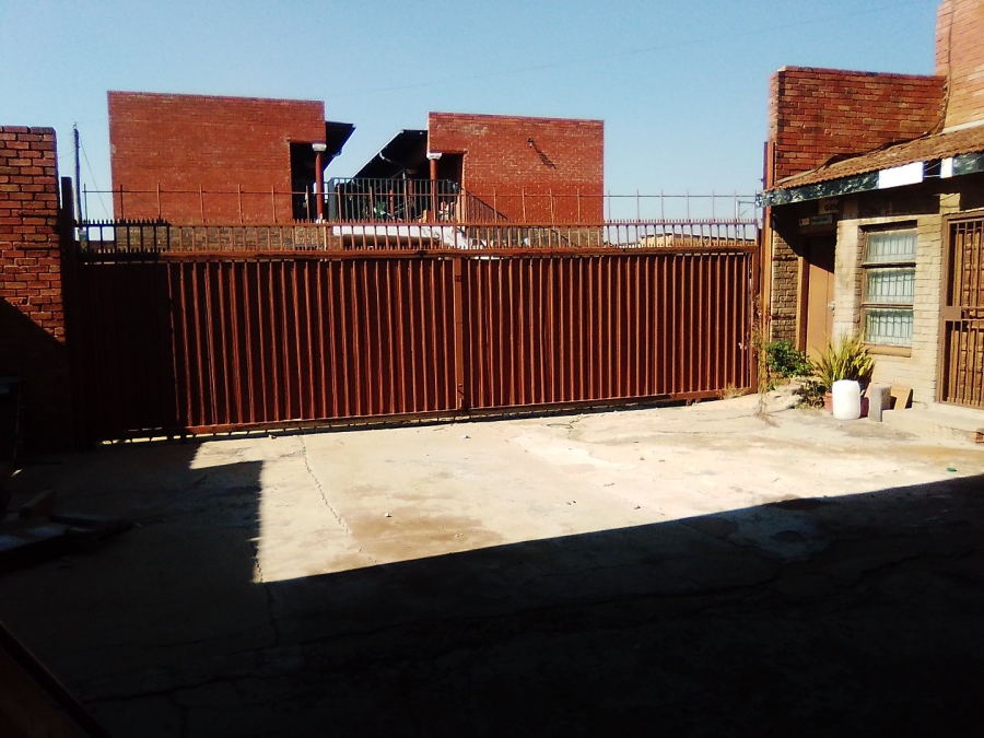 To Let commercial Property for Rent in Mqantsa Gauteng