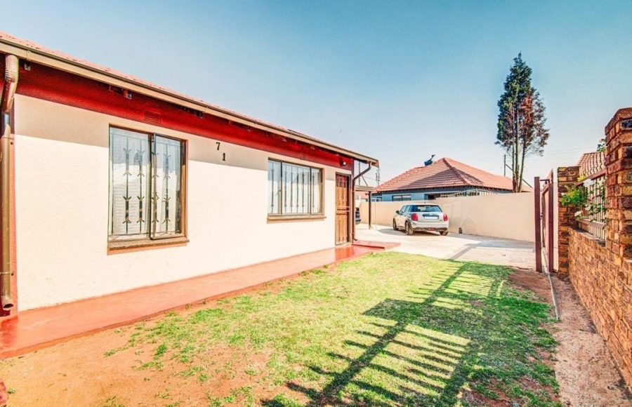 2 Bedroom Property for Sale in Leachville Gauteng