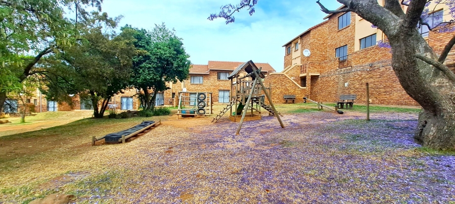 2 Bedroom Property for Sale in Halfway Gardens Gauteng