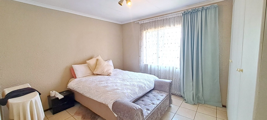 2 Bedroom Property for Sale in Halfway Gardens Gauteng