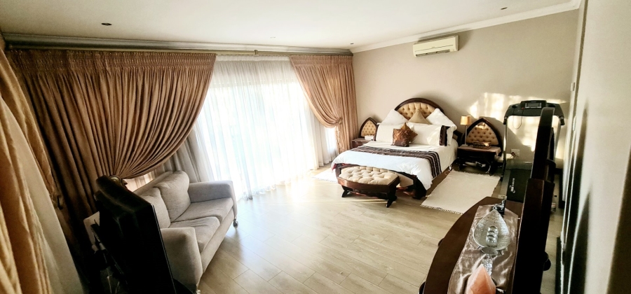 5 Bedroom Property for Sale in Monavoni Gauteng