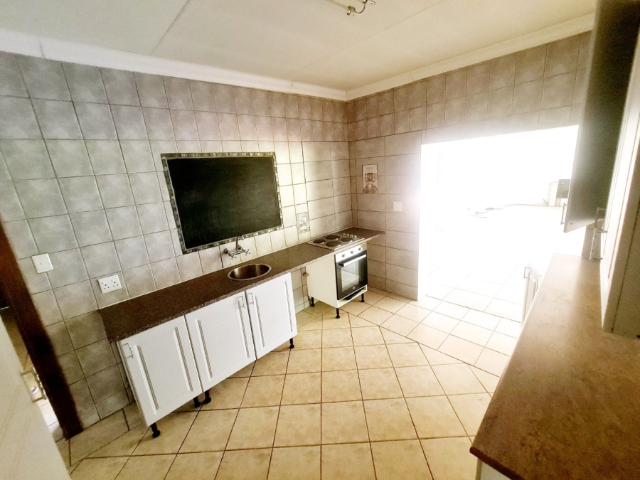 To Let 4 Bedroom Property for Rent in Raslouw Gauteng