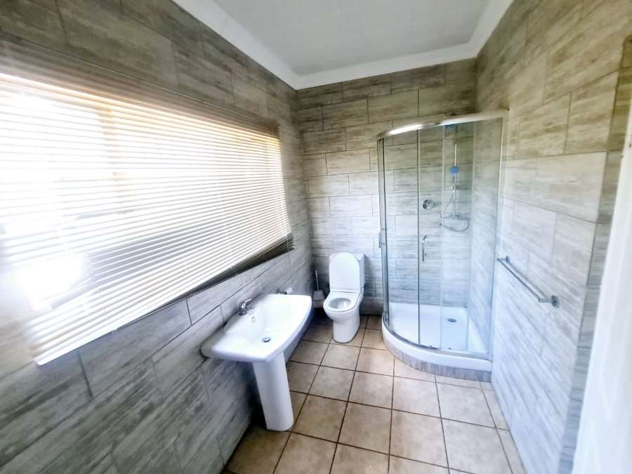 To Let 4 Bedroom Property for Rent in Raslouw Gauteng