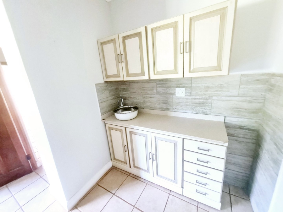 To Let 4 Bedroom Property for Rent in Raslouw Gauteng